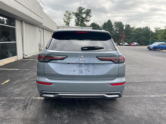 new 2025 Mitsubishi Outlander car, priced at $43,155