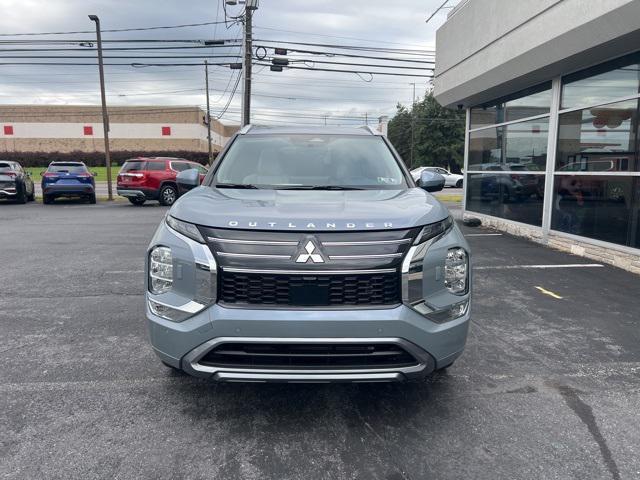 new 2025 Mitsubishi Outlander car, priced at $43,155