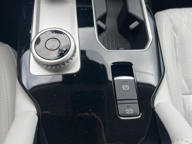 new 2025 Mitsubishi Outlander car, priced at $43,155