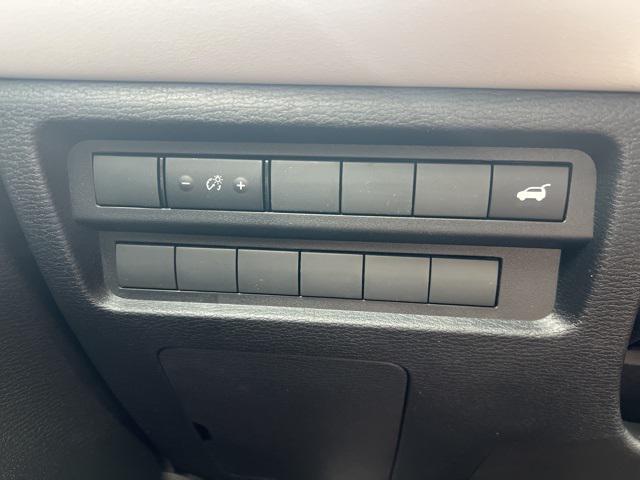 new 2025 Mitsubishi Outlander car, priced at $43,155