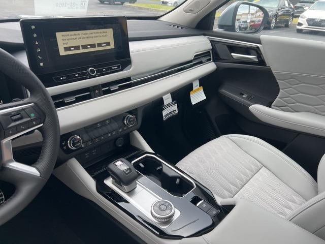 new 2025 Mitsubishi Outlander car, priced at $43,155