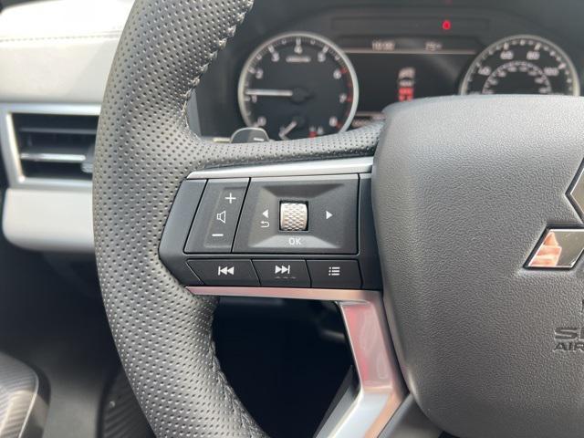new 2025 Mitsubishi Outlander car, priced at $38,030