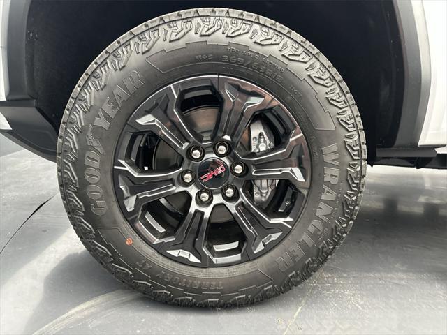 new 2025 GMC Canyon car, priced at $44,005