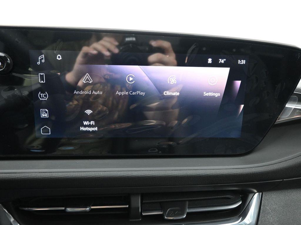new 2025 Buick Envista car, priced at $25,985