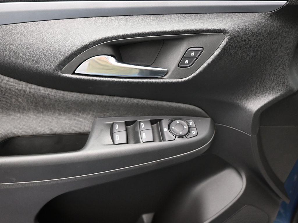 new 2025 Buick Envista car, priced at $25,985