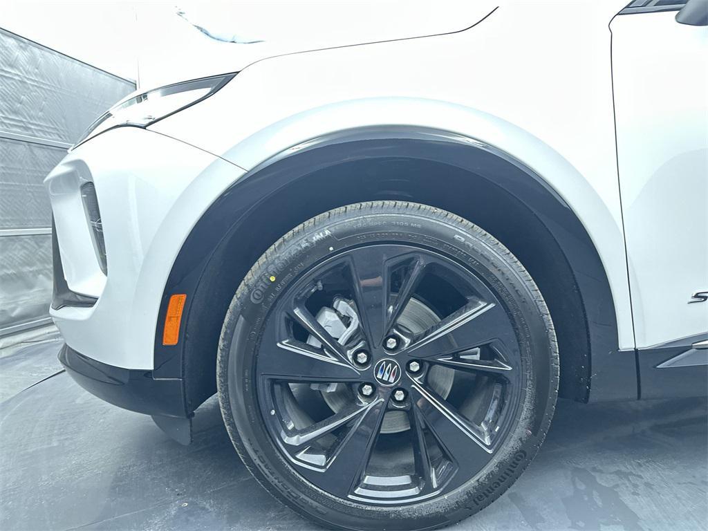 new 2025 Buick Envision car, priced at $40,985