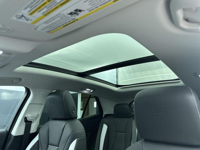 new 2025 Buick Envision car, priced at $43,240