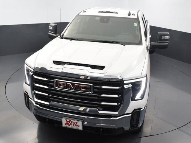 new 2024 GMC Sierra 2500 car, priced at $69,370