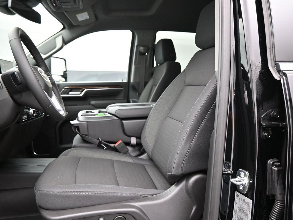 new 2025 GMC Sierra 3500 car, priced at $71,985