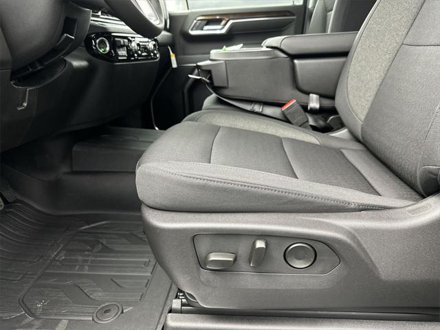 new 2025 GMC Sierra 1500 car, priced at $56,370