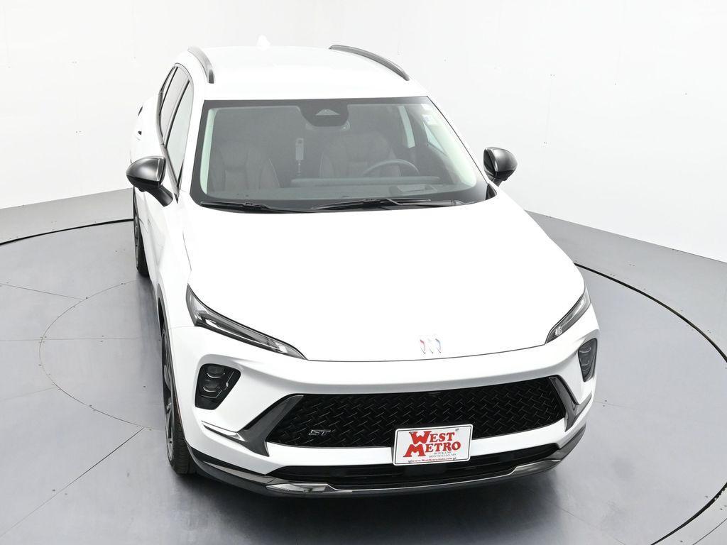 new 2025 Buick Envision car, priced at $36,985