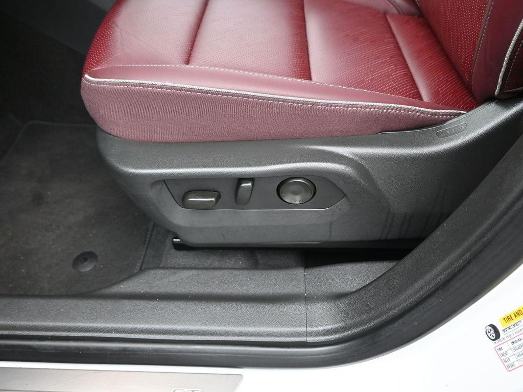 new 2025 Buick Envision car, priced at $36,985