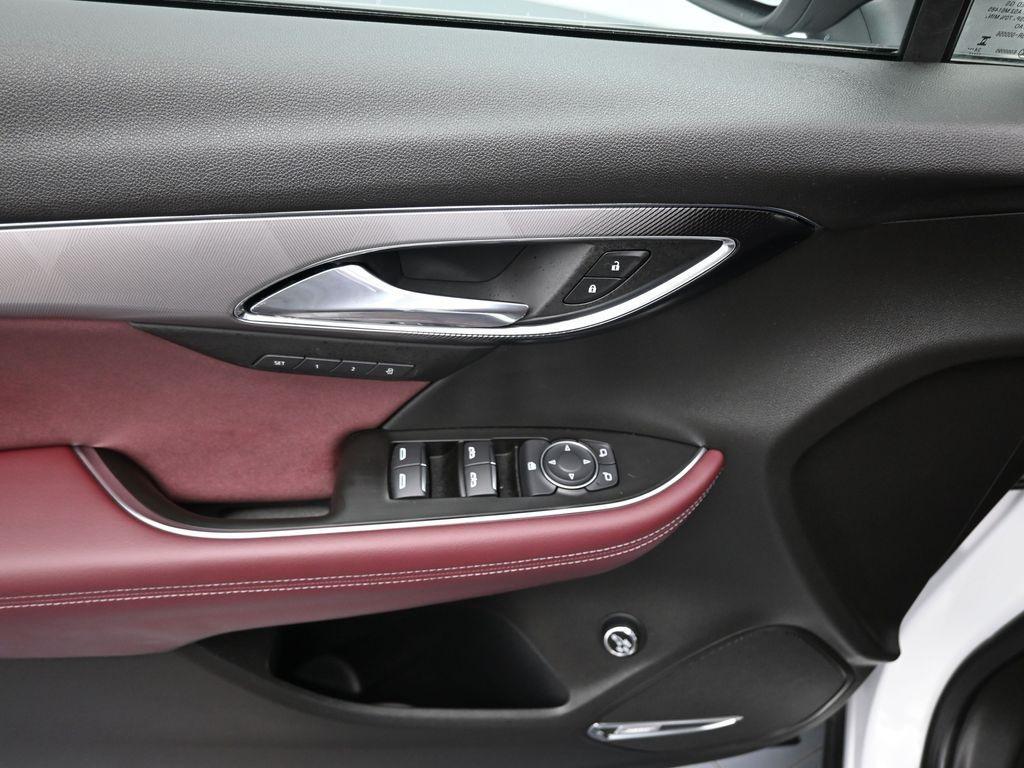 new 2025 Buick Envision car, priced at $36,985