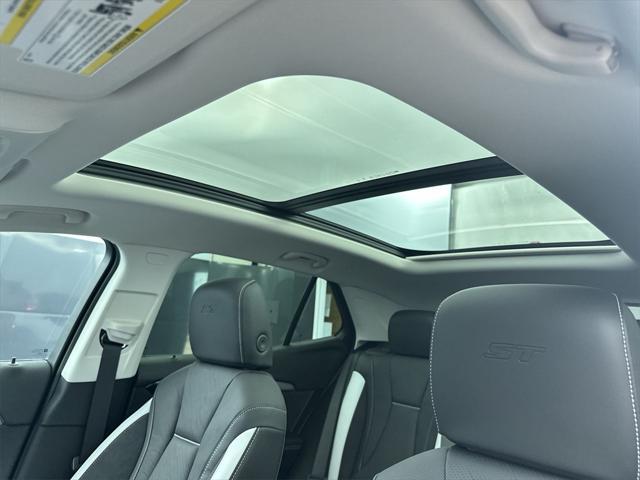 new 2025 Buick Envision car, priced at $43,735