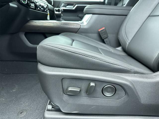 new 2025 GMC Sierra 1500 car, priced at $59,670