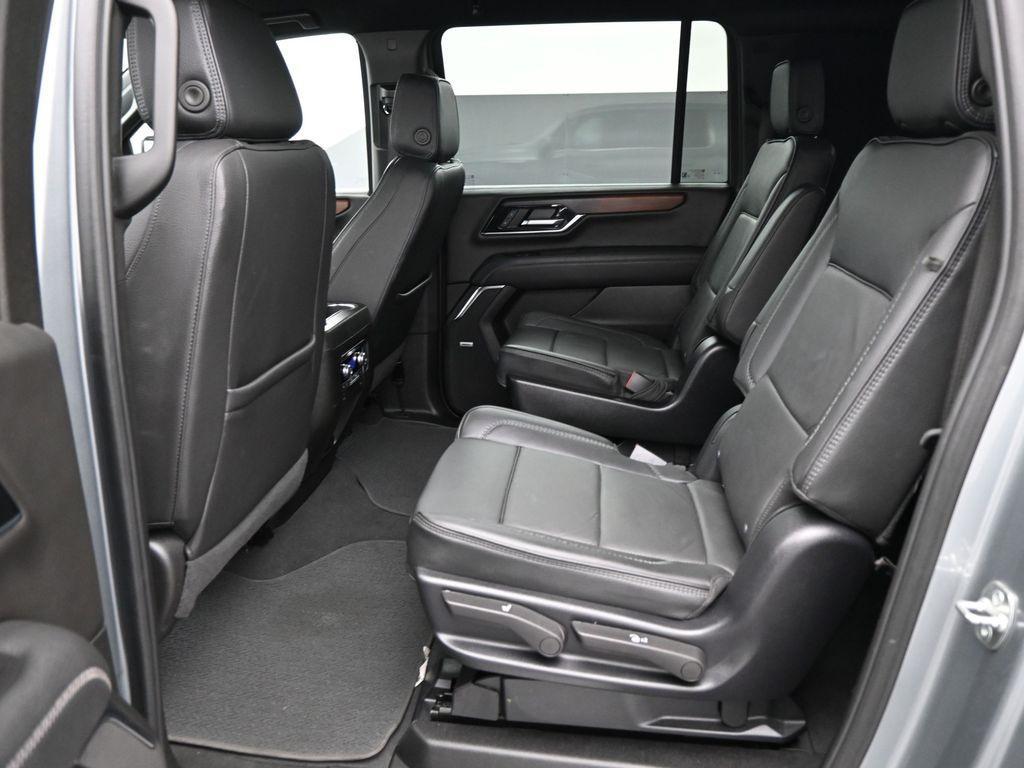 used 2025 GMC Yukon XL car
