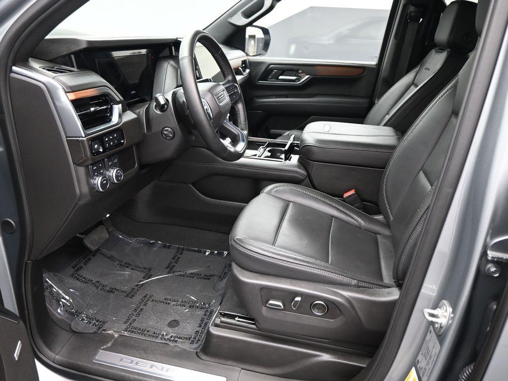 used 2025 GMC Yukon XL car