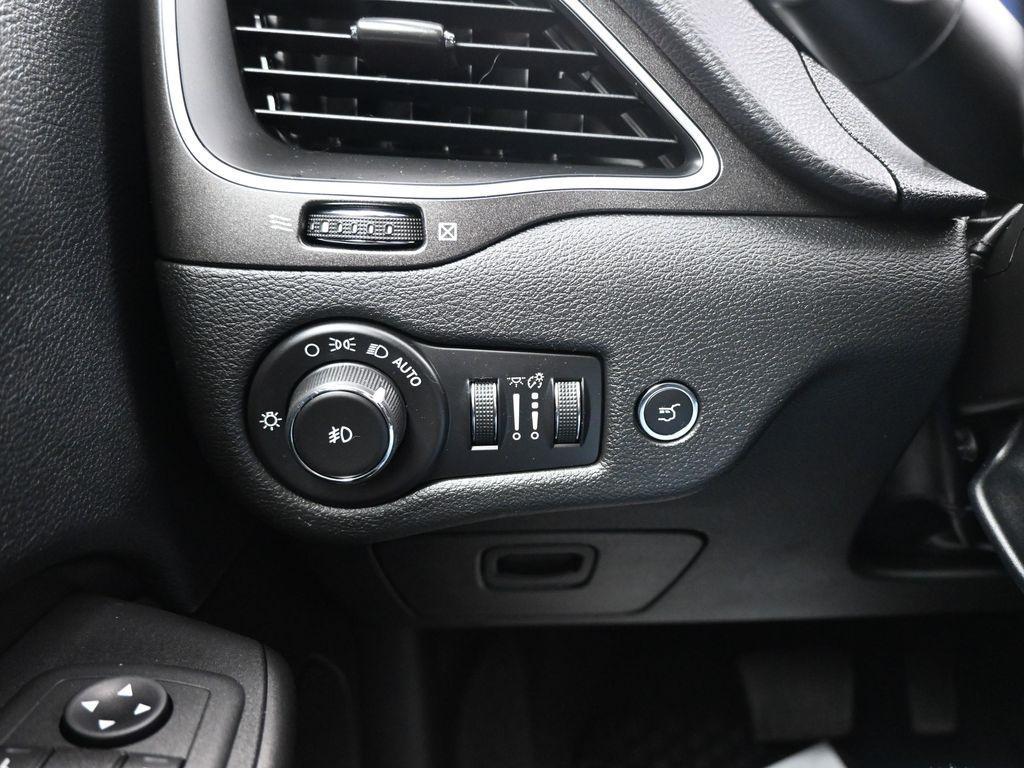 used 2019 Jeep Cherokee car, priced at $15,990