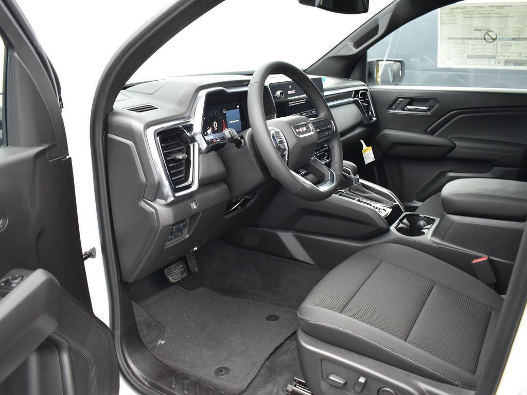 new 2025 GMC Canyon car, priced at $38,985
