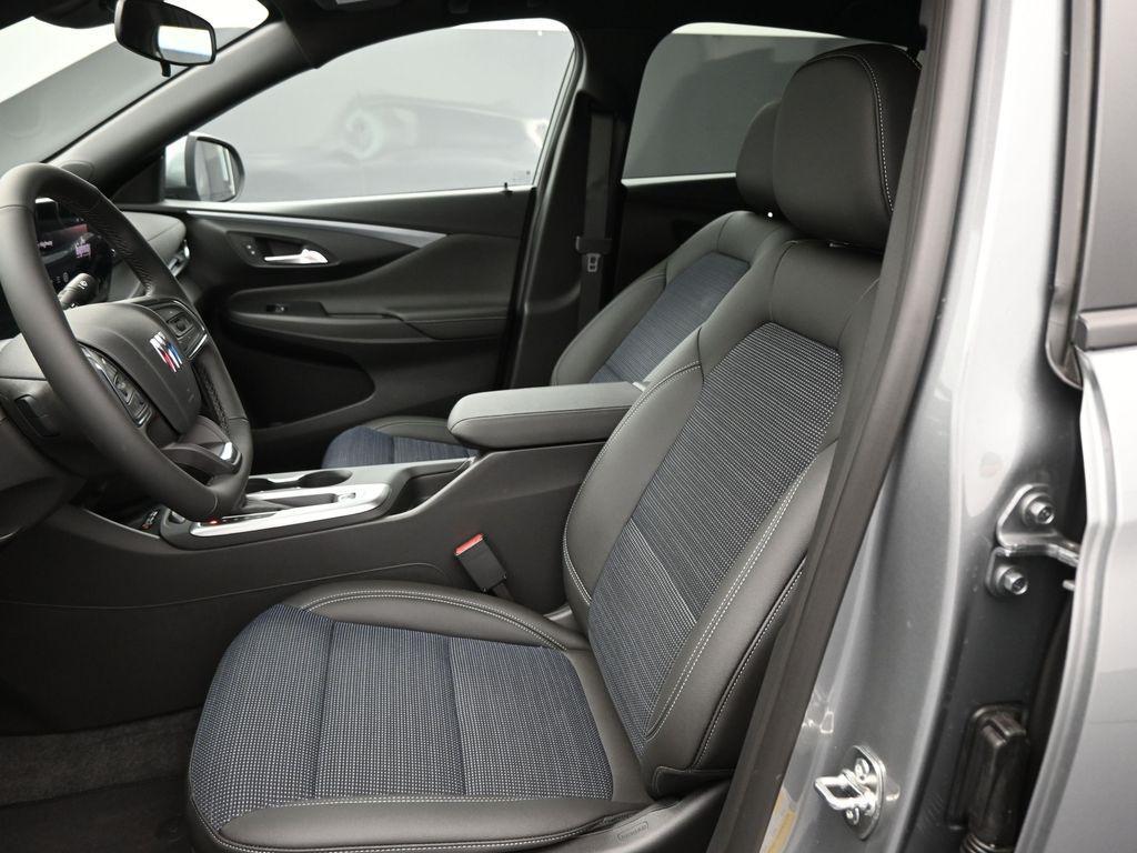 new 2025 Buick Envista car, priced at $25,985