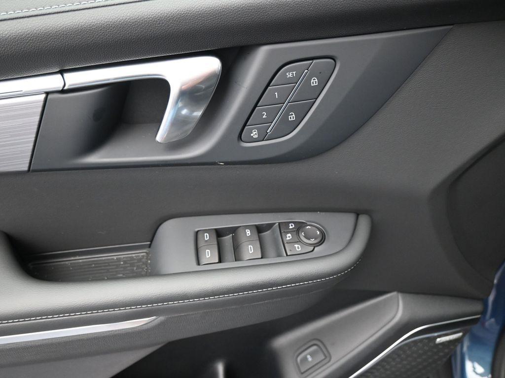 new 2025 Buick Enclave car, priced at $48,585