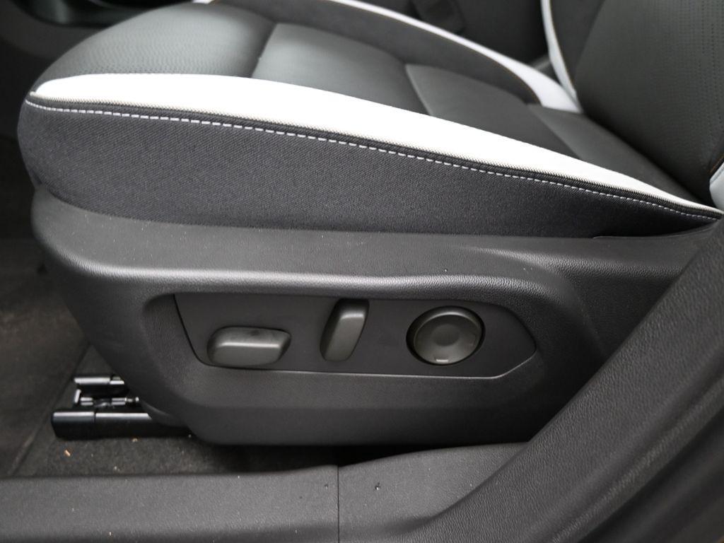 new 2025 Buick Envision car, priced at $36,995