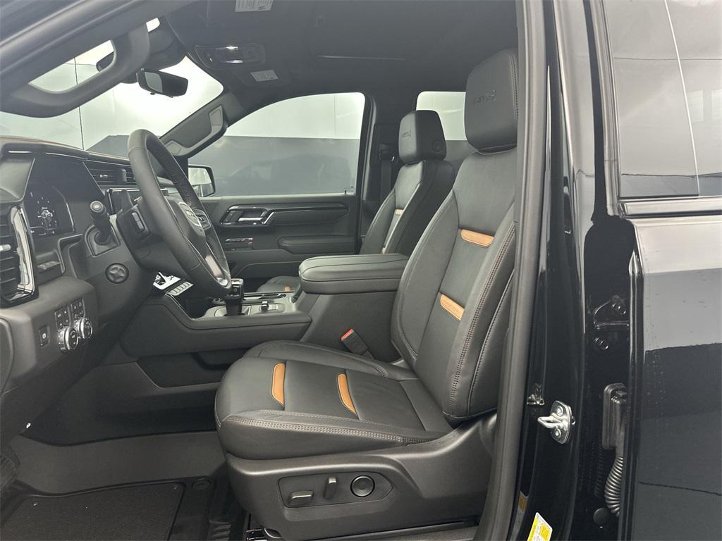 new 2025 GMC Sierra 1500 car, priced at $65,205
