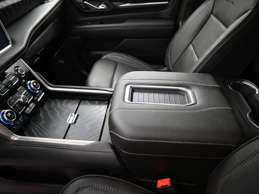 used 2024 GMC Yukon car, priced at $77,990