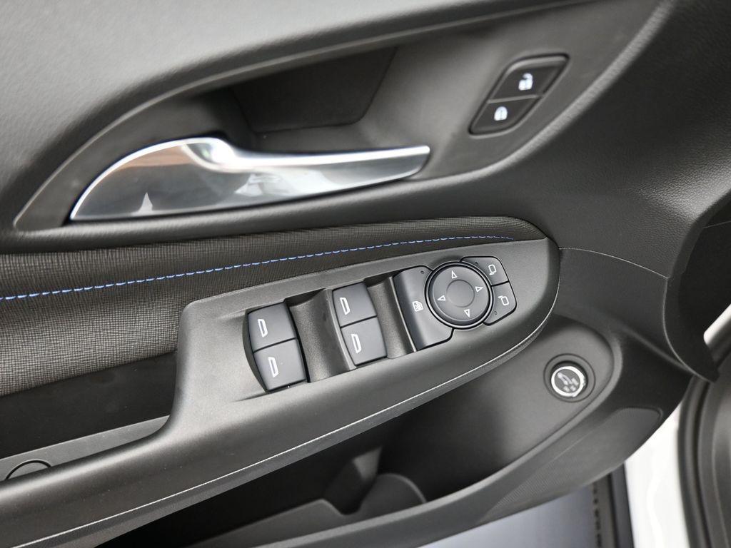 new 2025 Buick Envista car, priced at $28,985