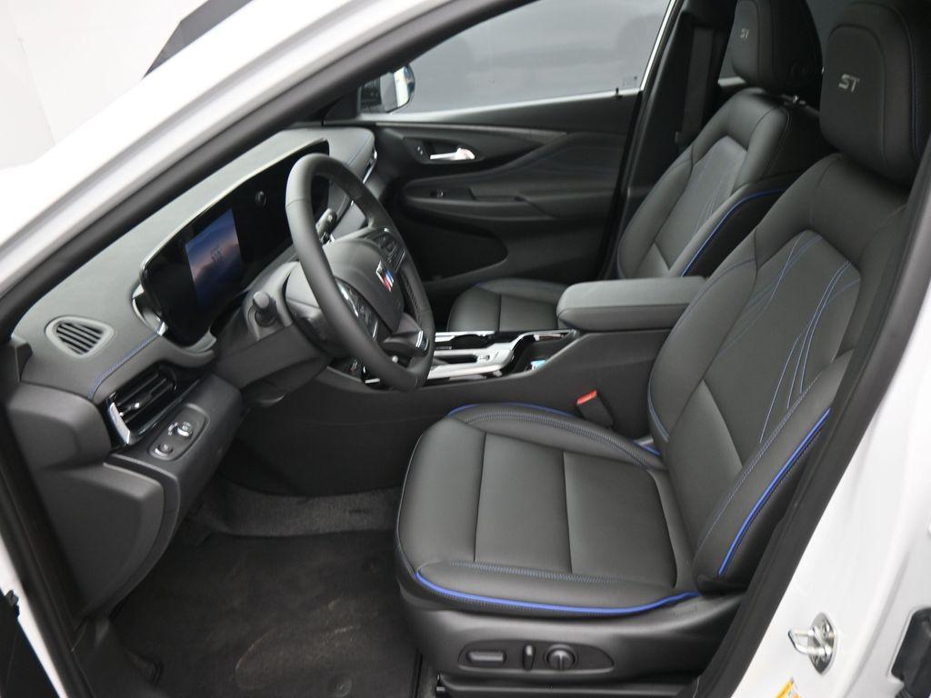 new 2025 Buick Envista car, priced at $28,985