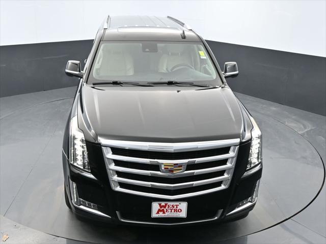 used 2020 Cadillac Escalade ESV car, priced at $34,990