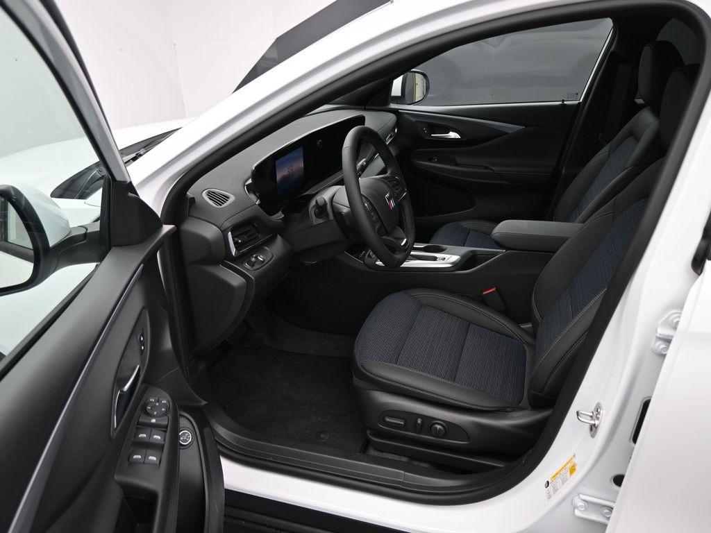 new 2025 Buick Envista car, priced at $25,985