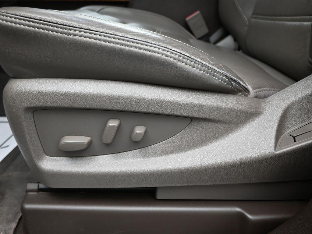 used 2020 GMC Yukon XL car, priced at $37,490
