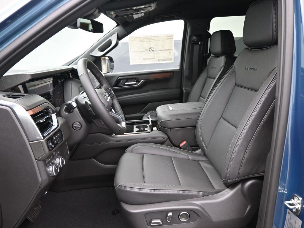 new 2025 GMC Yukon XL car, priced at $86,857