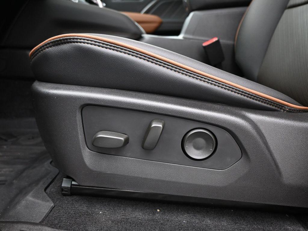 new 2025 GMC Canyon car, priced at $49,985