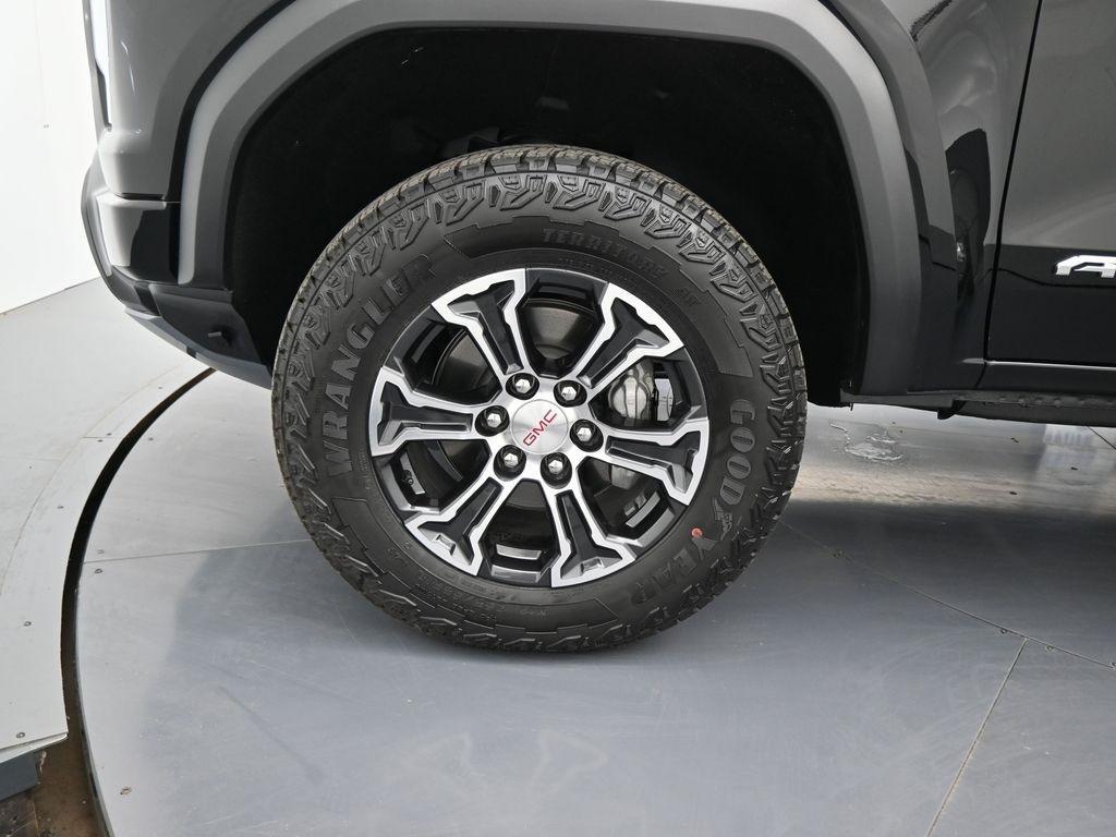 new 2025 GMC Canyon car, priced at $49,985