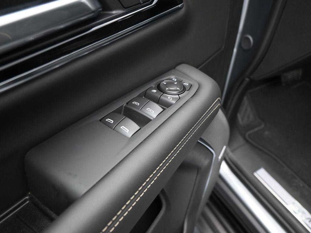 new 2025 GMC Yukon XL car, priced at $73,991