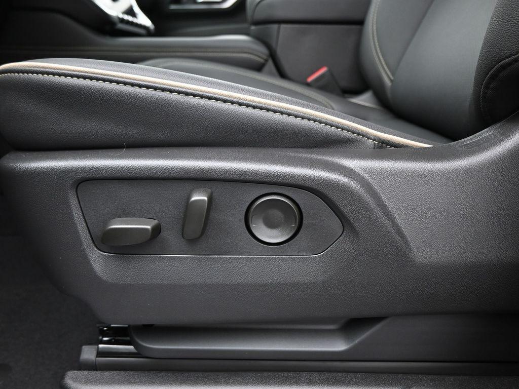 new 2025 GMC Yukon XL car, priced at $73,991