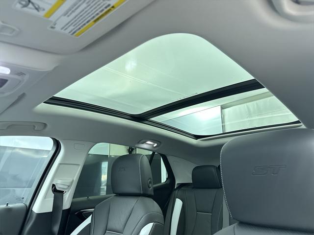 new 2025 Buick Envision car, priced at $43,735