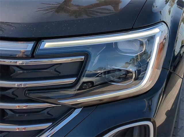 new 2025 Volkswagen Atlas car, priced at $42,927