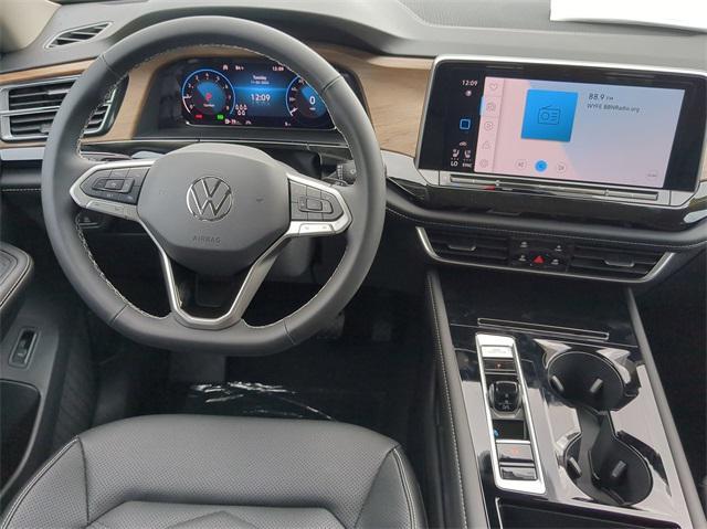 new 2024 Volkswagen Atlas car, priced at $39,963