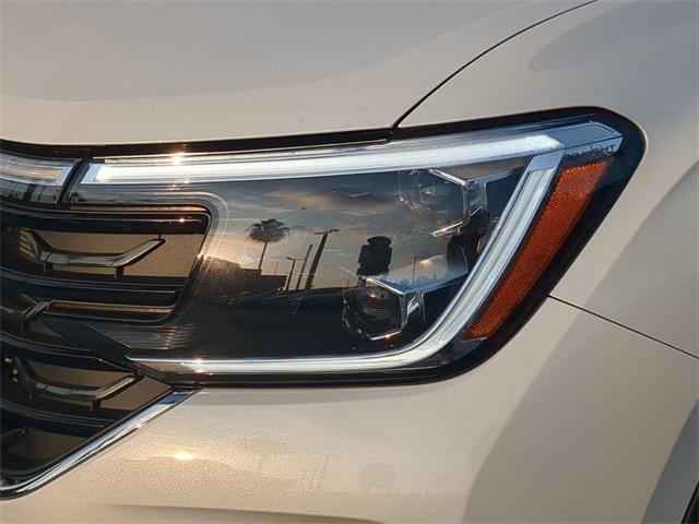 new 2025 Volkswagen Atlas car, priced at $52,344