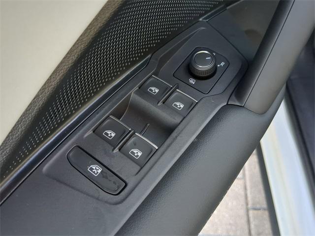 new 2025 Volkswagen Tiguan car, priced at $33,599