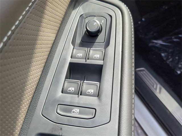 new 2025 Volkswagen Atlas car, priced at $47,195