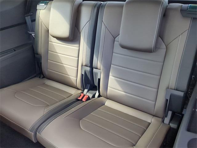 new 2025 Volkswagen Atlas car, priced at $47,195