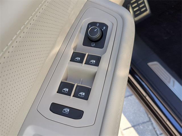 new 2025 Volkswagen Atlas car, priced at $53,471