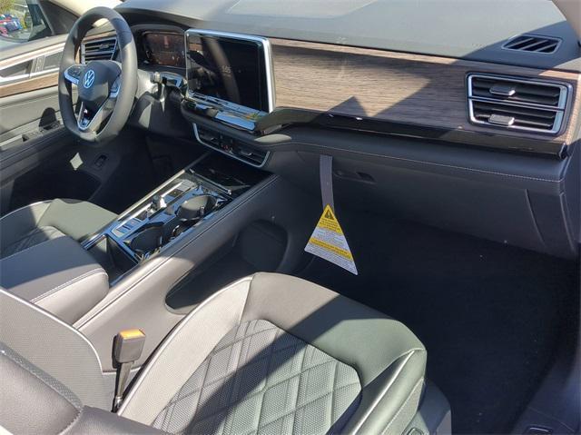 new 2025 Volkswagen Atlas car, priced at $51,770