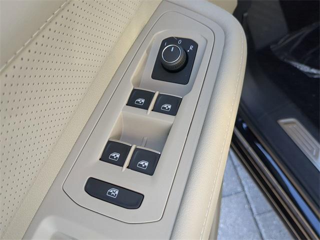 new 2025 Volkswagen Atlas car, priced at $51,452