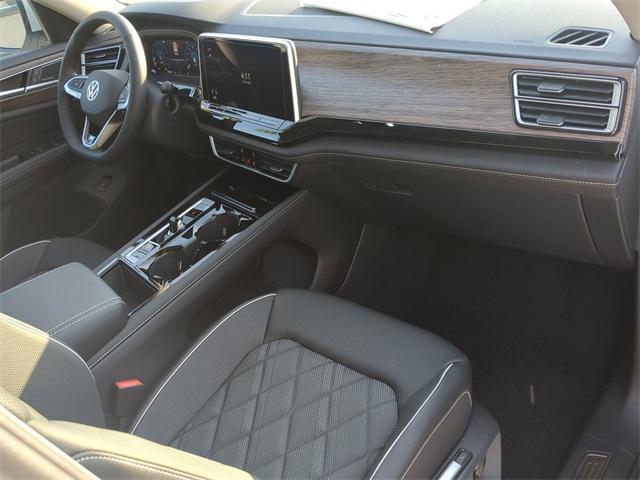 new 2025 Volkswagen Atlas car, priced at $51,344