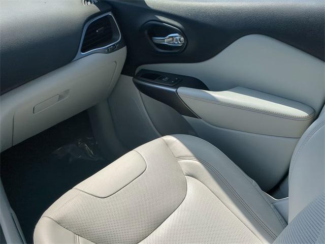 used 2021 Jeep Cherokee car, priced at $19,990